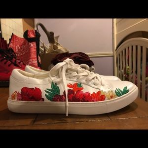 Kenneth Cole Floral Embroidered Sneakers